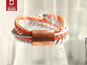 Bransoletka i naszyjnik OMA42 Bransoletka i naszyjnik OMA42 to najwyższej jakości materiały i świetnie się układa.