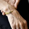 Współczesna bransoletka NAGANO39 na zdjęciu to oryginalna bransoletka jaka biżuteria na wiosnę modna modne bransoletki prezent