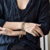 Oryginalna bransoletka AOMORI38 Jaka biżuteria najlepsza na wiosnę, na lato, jakie bransoletki najlepsze bransoletka AOMORI38 na zdjęciu to nasza oryginalna bransoletka autorska i intrygujący naszyjnik w jednym jaka biżuteria jest modna biżuteria na prezent