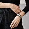 Nasze autorskie bransoletki jak ta bransoletka i naszyjnik OMA PREMIUM14 na zdjęciu zachwycają wyglądem i swoja funkcjonalnością bo tą bransoletkę można nosić również jako współczesny naszyjnik