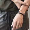 Ta bransoletka jest genialna w swoim szlachetnym geometrycznym i minimalistycznym charakterze a tu na zdjęciu widać ją wprost i to kolejny wzór pokazuje jak nasze bransoletki i biżuteria są oryginalne i pomysłowe.