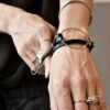 Kolejne zdjęcie to nasza oryginalna i zaskakująca geometryczna bransoletka zachwyca tak bardzo i ciężko przestać robić jej zdjęcia tak te bransoletki wyglądają obłędnie.