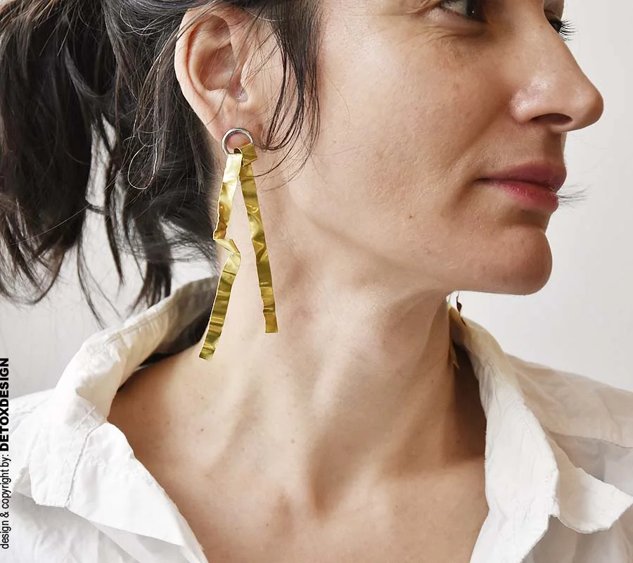 Autorskie wiszące mosiężne lekkie kolczyki NAGANO76 zachwycają, intrygują i zaskakują