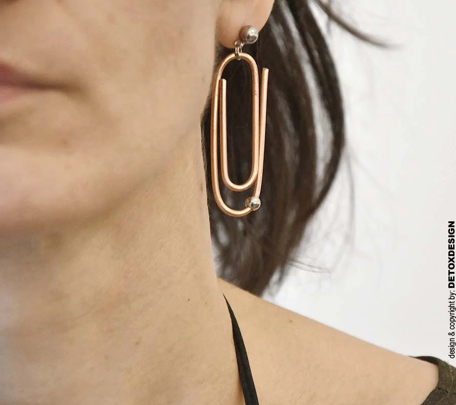 Zobacz na zdjęciu oryginalne kolczyki NAGANO80, obok których nie można przejść obojętnie